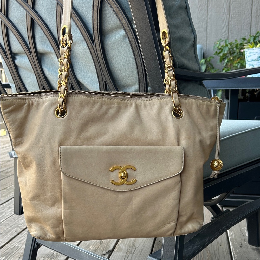 Chanel Vintage Gold Shoulder Bag with Chain Strap